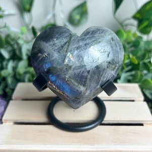 Labradorite Puffy Heart Carving D